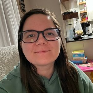 Meet your Posher, Angelee